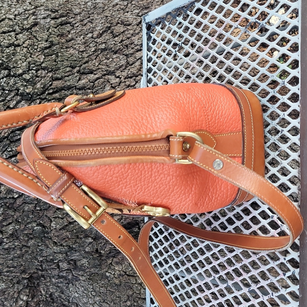 Vintage Dooney & Bourke AWL Coral Orange Norfolk Satchel - Picture 6 of 16